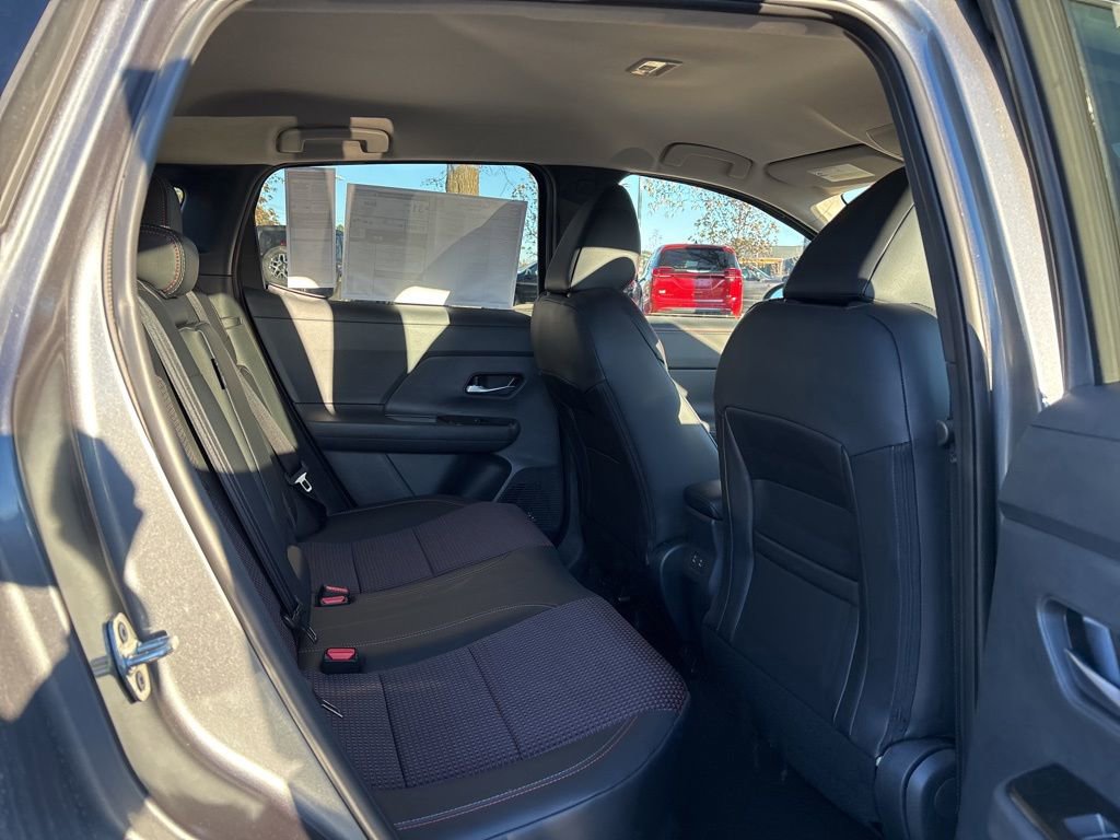 New 2026 Nissan Kicks SR w/ Cold Weather Package FWD image 17