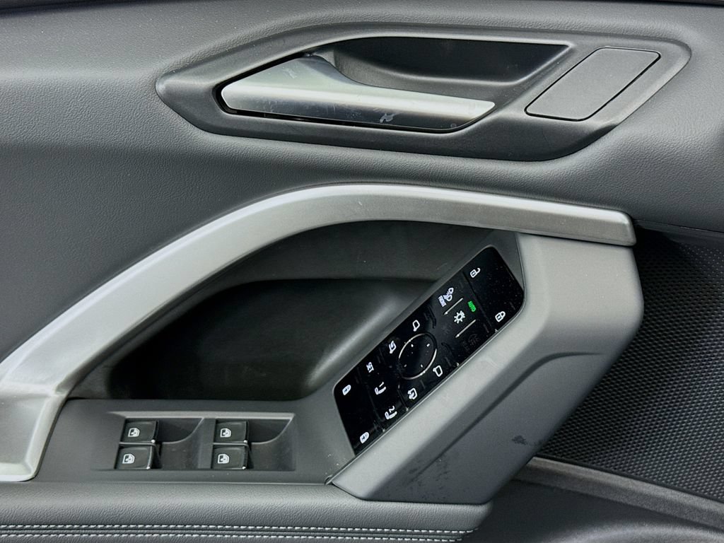 Used 2025 Audi Q5 Premium Plus w/ Premium Plus AWD/4WD image 23