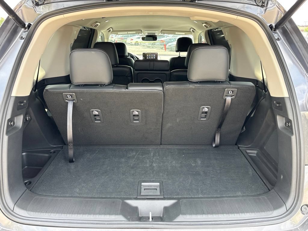 Used 2025 Honda Pilot EX-L image 11