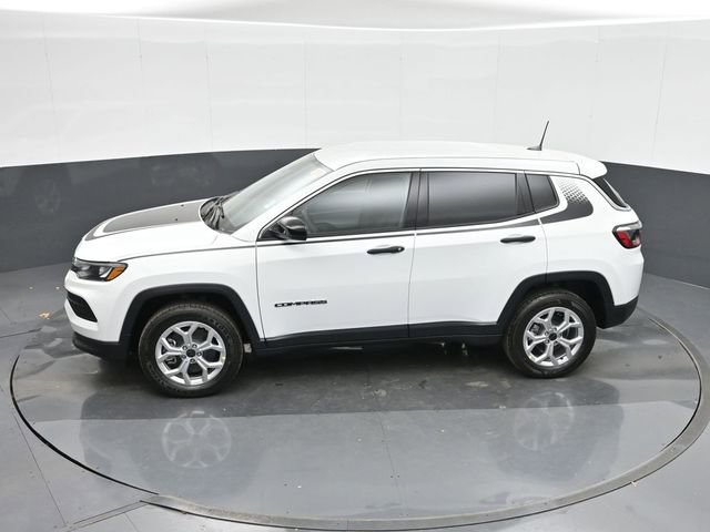 Used 2025 Jeep Compass Sport w/ Mopar Graphics Package AWD/4WD image 34