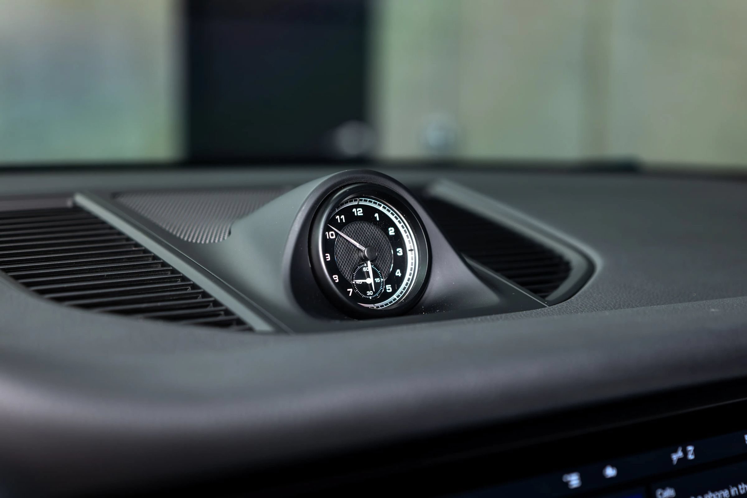 Used 2024 Porsche Macan AWD/4WD image 19