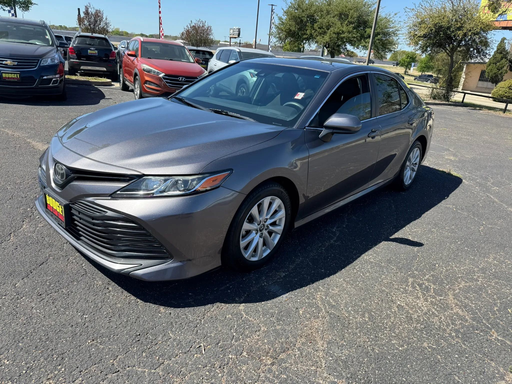 Used 2019 Toyota Camry LE FWD image 1