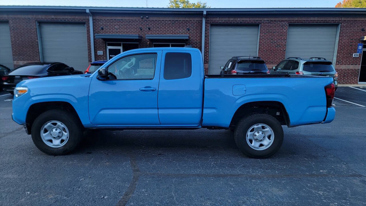 Used 2023 Toyota Tacoma SR w/ SR Convenience Package RWD image 10