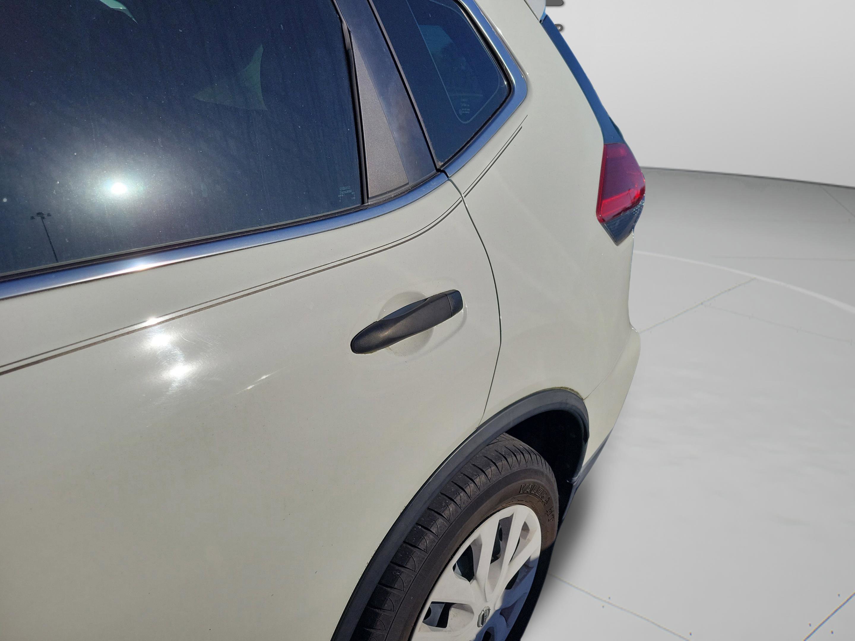 Used 2018 Nissan Rogue S FWD image 27