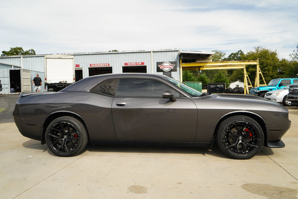Used 2019 Dodge Challenger GT AWD/4WD image 3