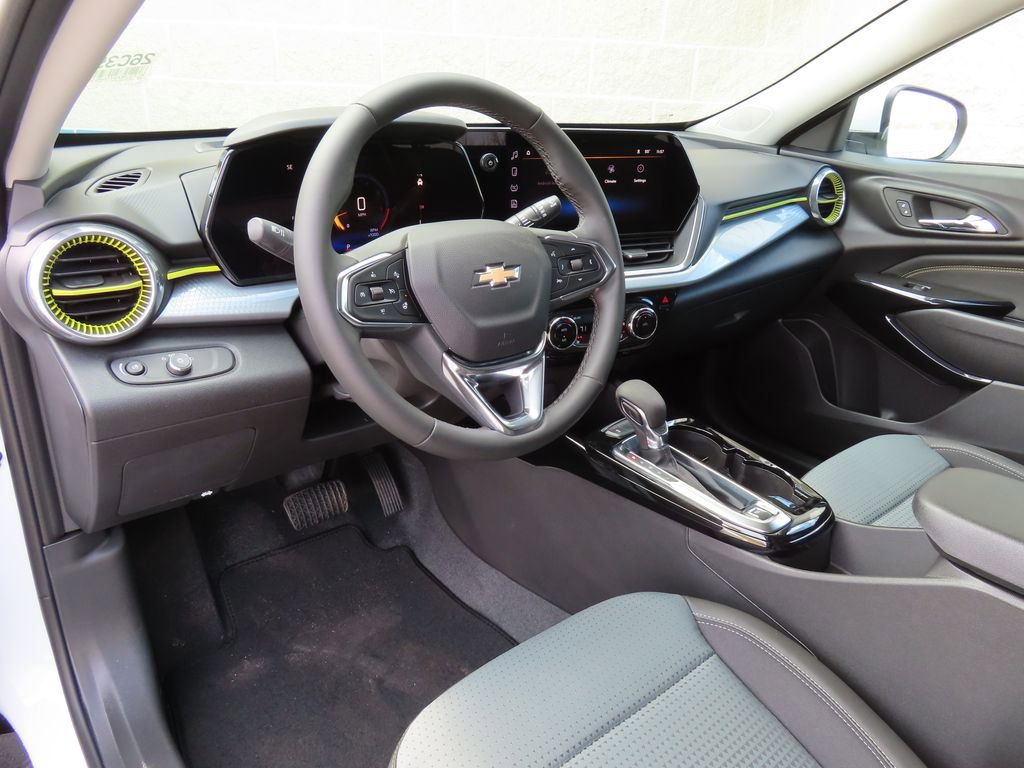 New 2026 Chevrolet Trax LT w/ Driver Confidence Package image 18