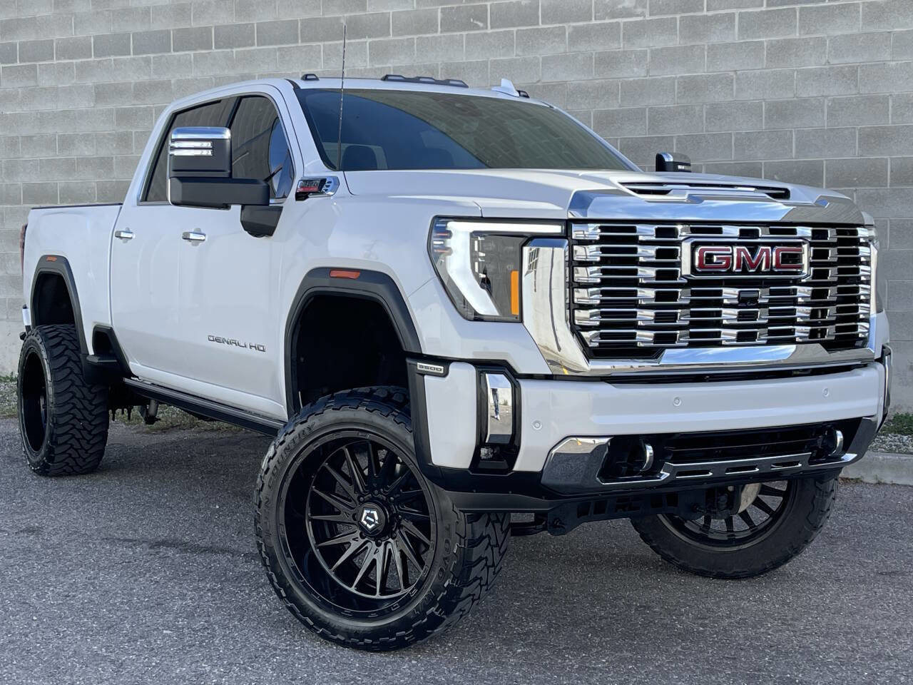 Used 2024 GMC Sierra 3500 Denali w/ Technology Package AWD/4WD video 1