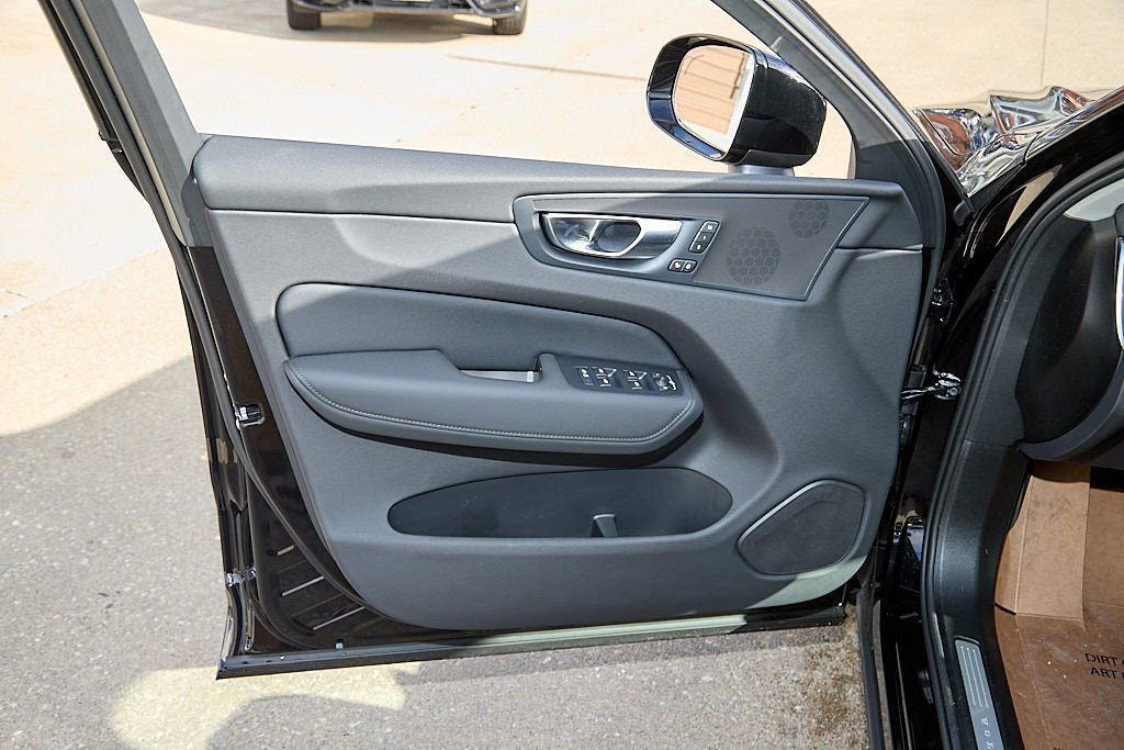 New 2026 Volvo XC60 B5 Core image 10