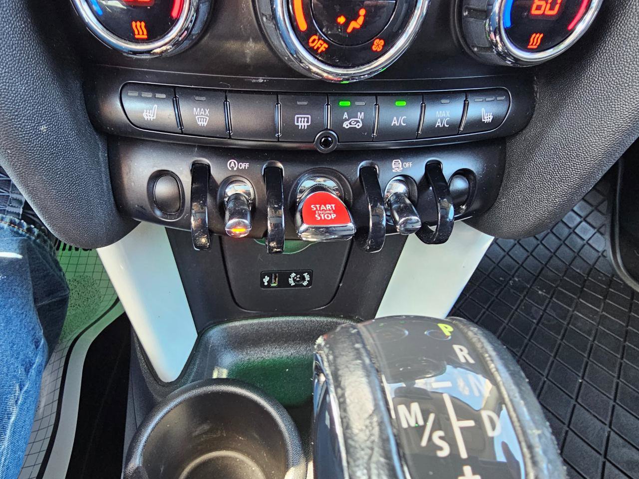 Used 2016 MINI Cooper 4-Door Hardtop FWD image 33