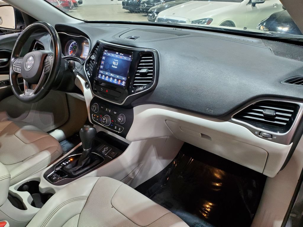 Used 2020 Jeep Cherokee Limited w/ Luxury Group FWD image 15