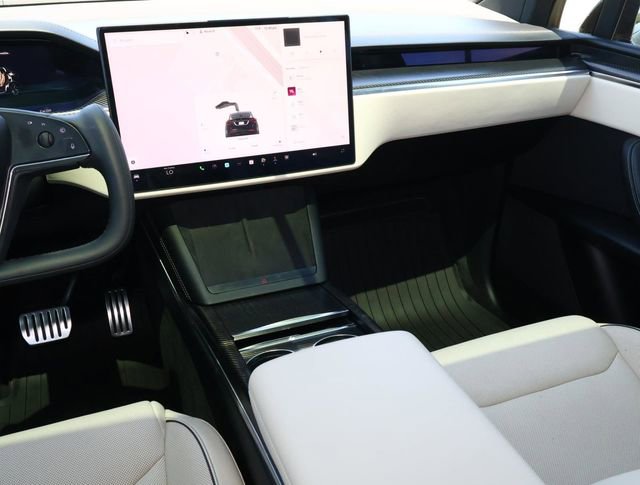 Used 2022 Tesla Model X Plaid image 13