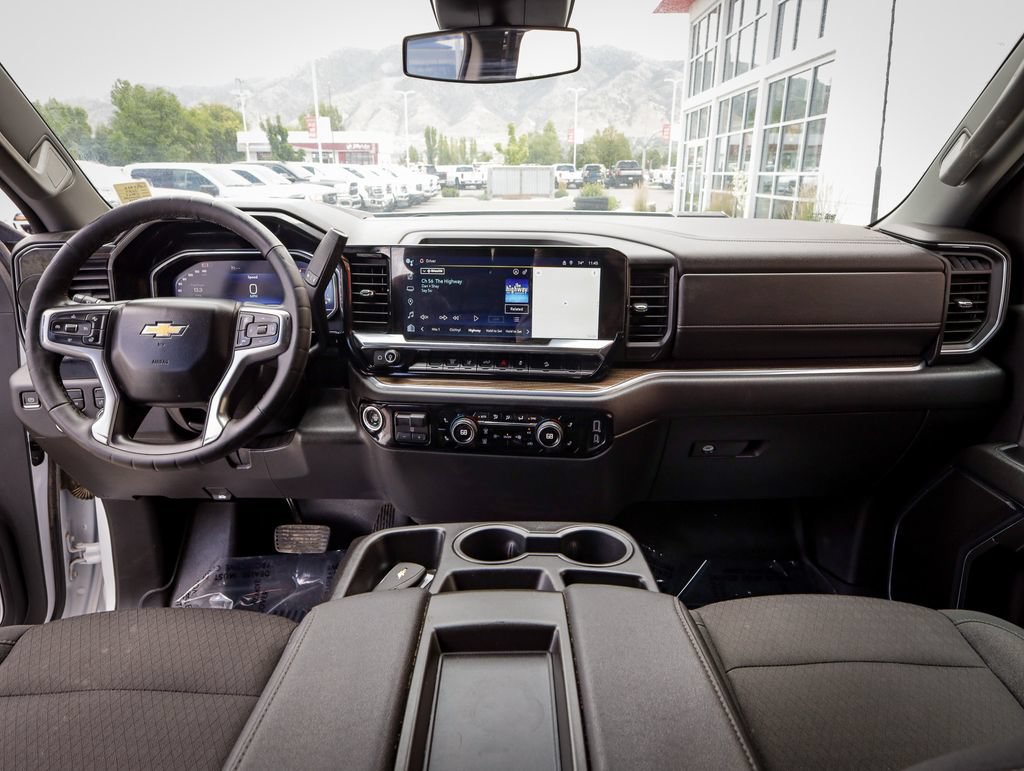Used 2024 Chevrolet Silverado 2500 LT w/ Convenience Package AWD/4WD image 17