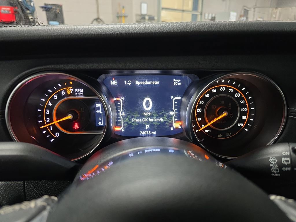 Used 2019 Jeep Wrangler Unlimited Sahara w/ Advanced Safety Group AWD/4WD image 19