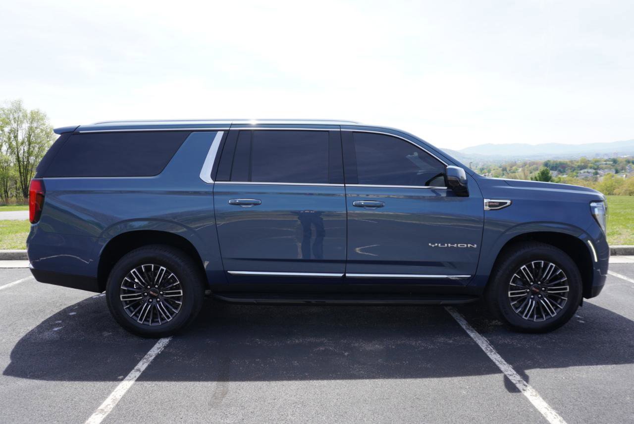Used 2026 GMC Yukon XL Elevation w/ Elevation Premium Package AWD/4WD image 18