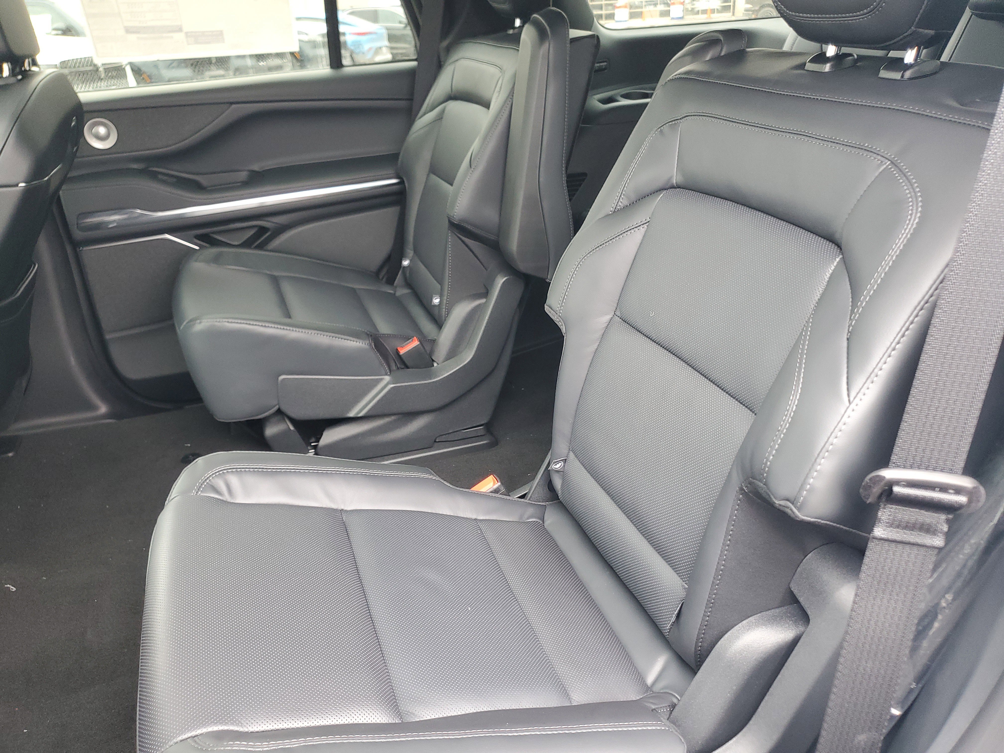 New 2026 Lincoln Navigator Reserve w/ Jet Appearance Package image 30