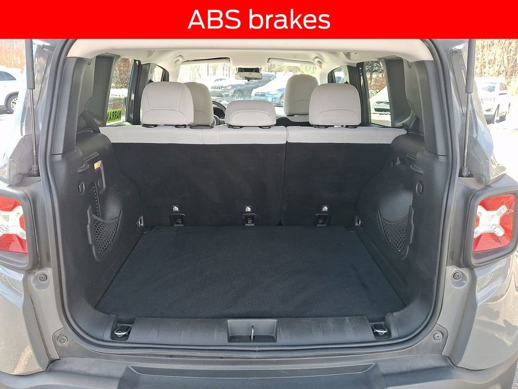 Used 2020 Jeep Renegade Latitude w/ Cold Weather Group image 28