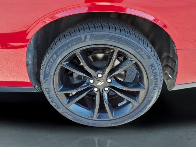 Used 2018 Dodge Challenger SXT w/ Blacktop Package RWD image 14