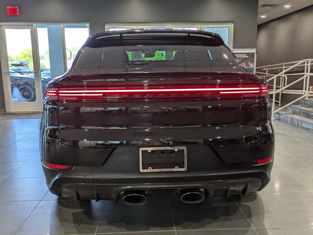 Used 2026 Porsche Cayenne GTS AWD/4WD image 5