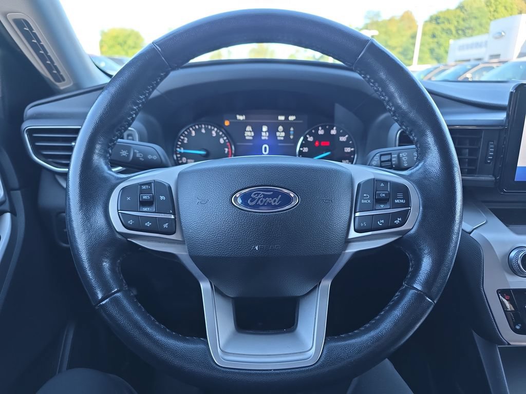 Certified 2022 Ford Explorer XLT w/ Equipment Group 202A AWD/4WD image 25