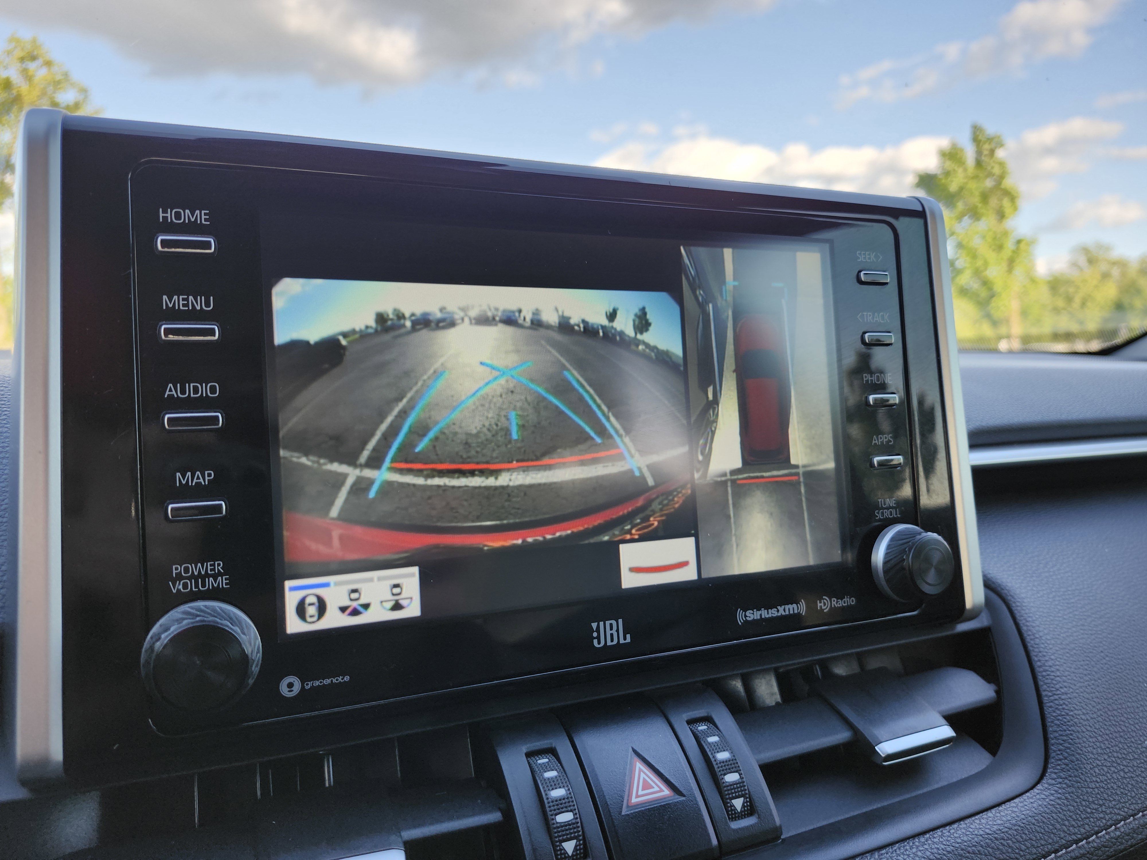 Used 2019 Toyota RAV4 Limited w/ Advanced Technology Package FWD image 4