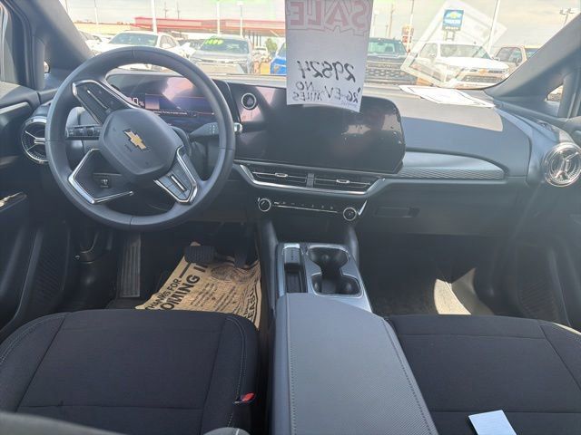 Used 2026 Chevrolet Equinox EV LT FWD image 11