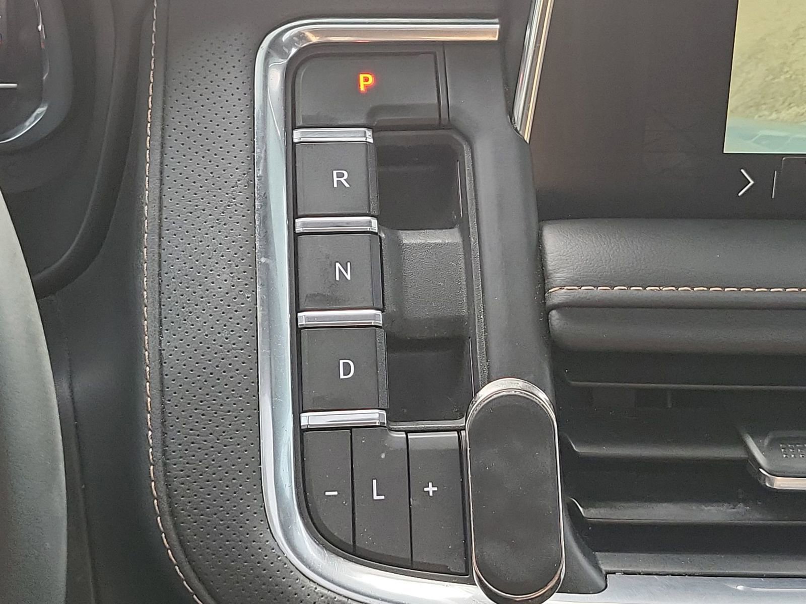 Certified 2023 GMC Yukon AT4 w/ AT4 Premium Plus Package image 16