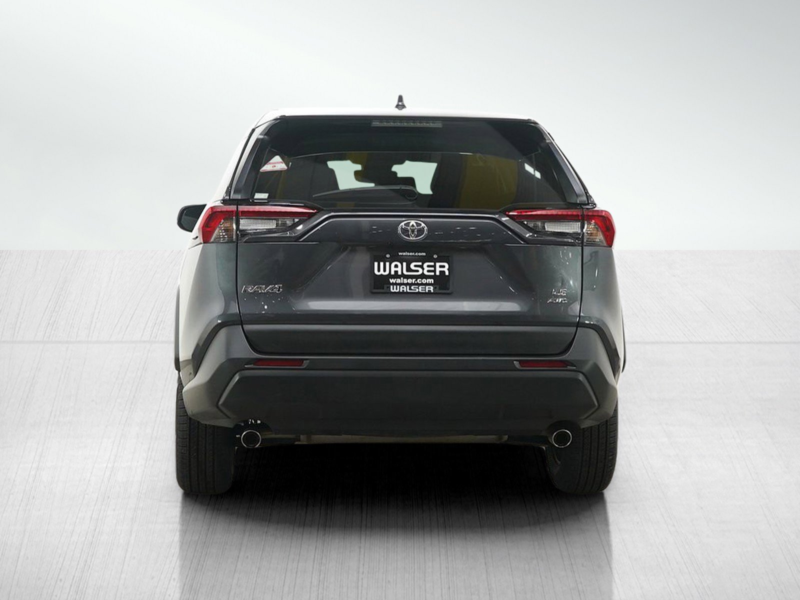 Used 2022 Toyota RAV4 LE image 4