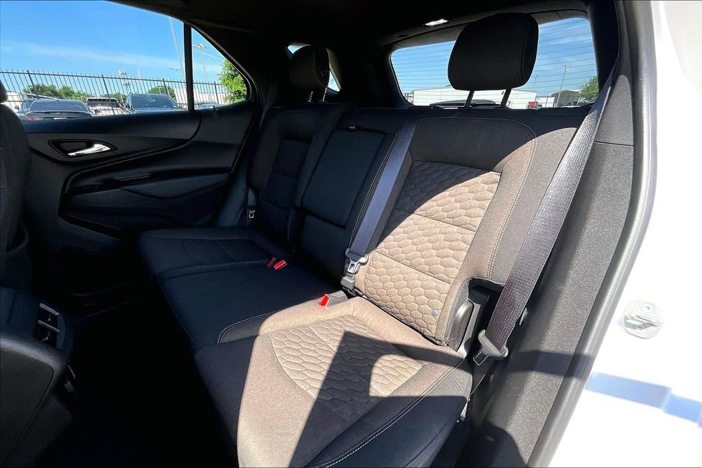 Used 2018 Chevrolet Equinox LT FWD image 32