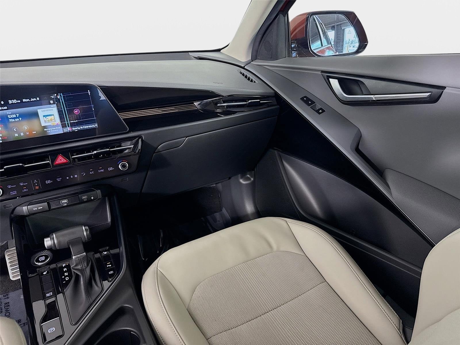 Certified 2023 Kia Niro EX Touring FWD image 25