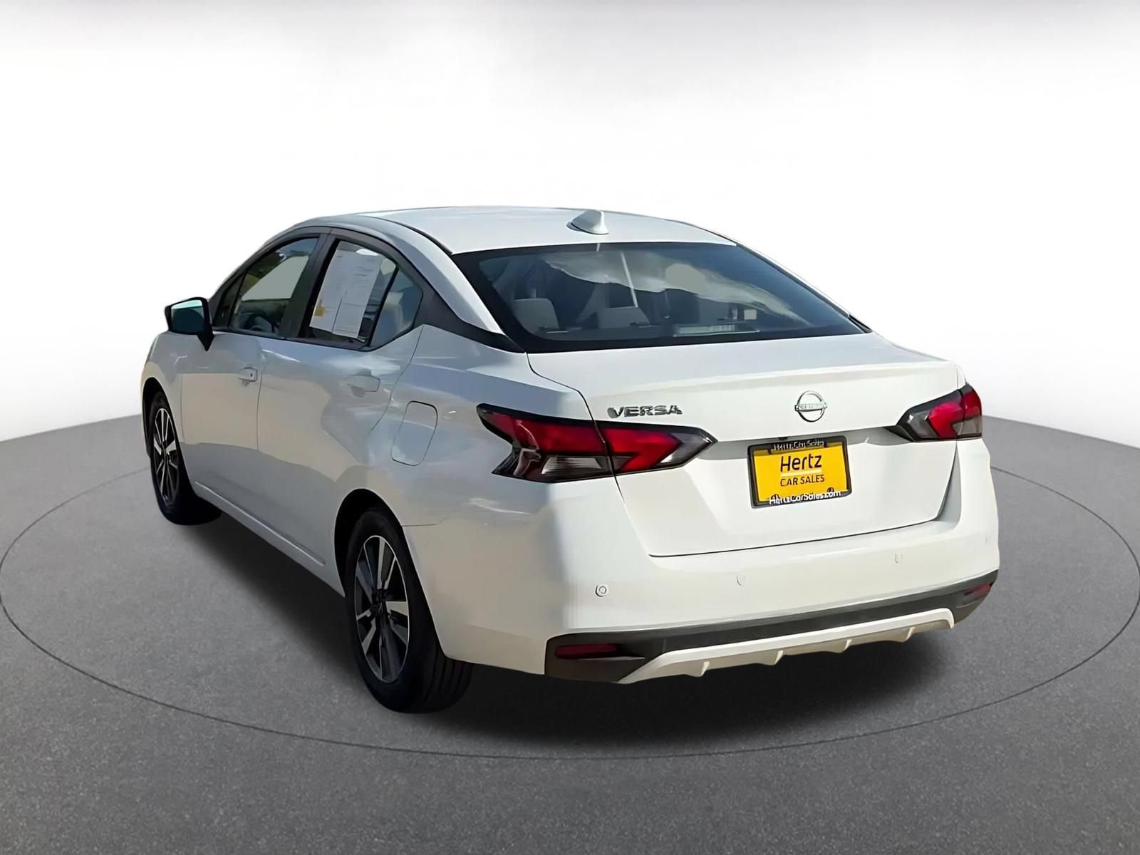 Used 2025 Nissan Versa SV FWD image 9