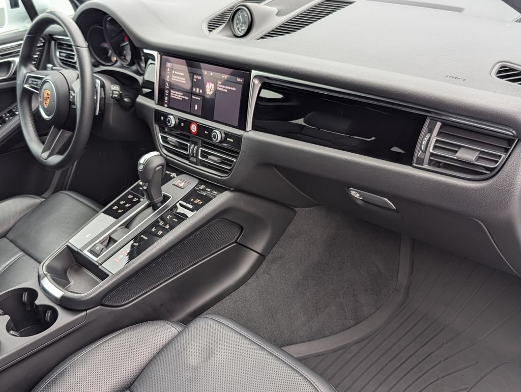Certified 2024 Porsche Macan AWD/4WD image 13