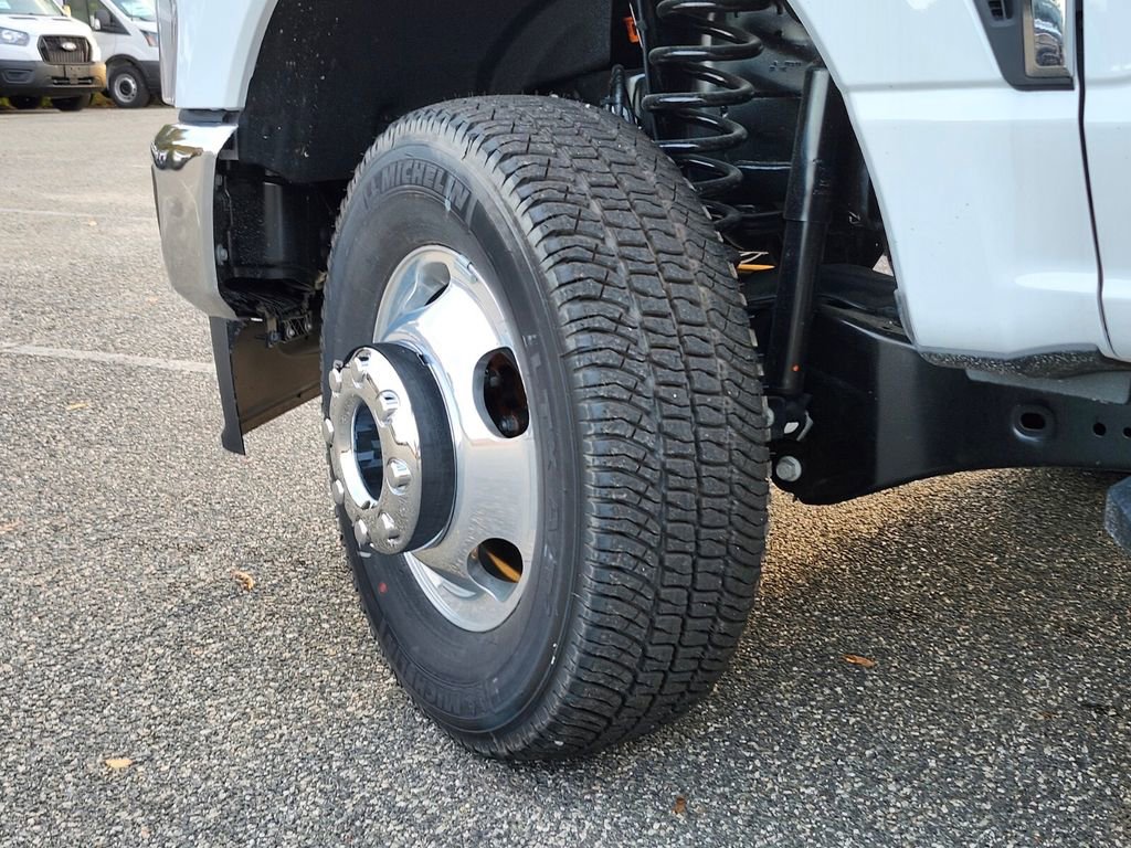 New 2025 Ford F350 XL w/ XL Chrome Package image 19