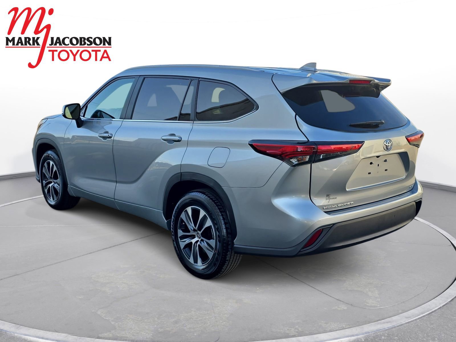 Used 2023 Toyota Highlander XLE image 13