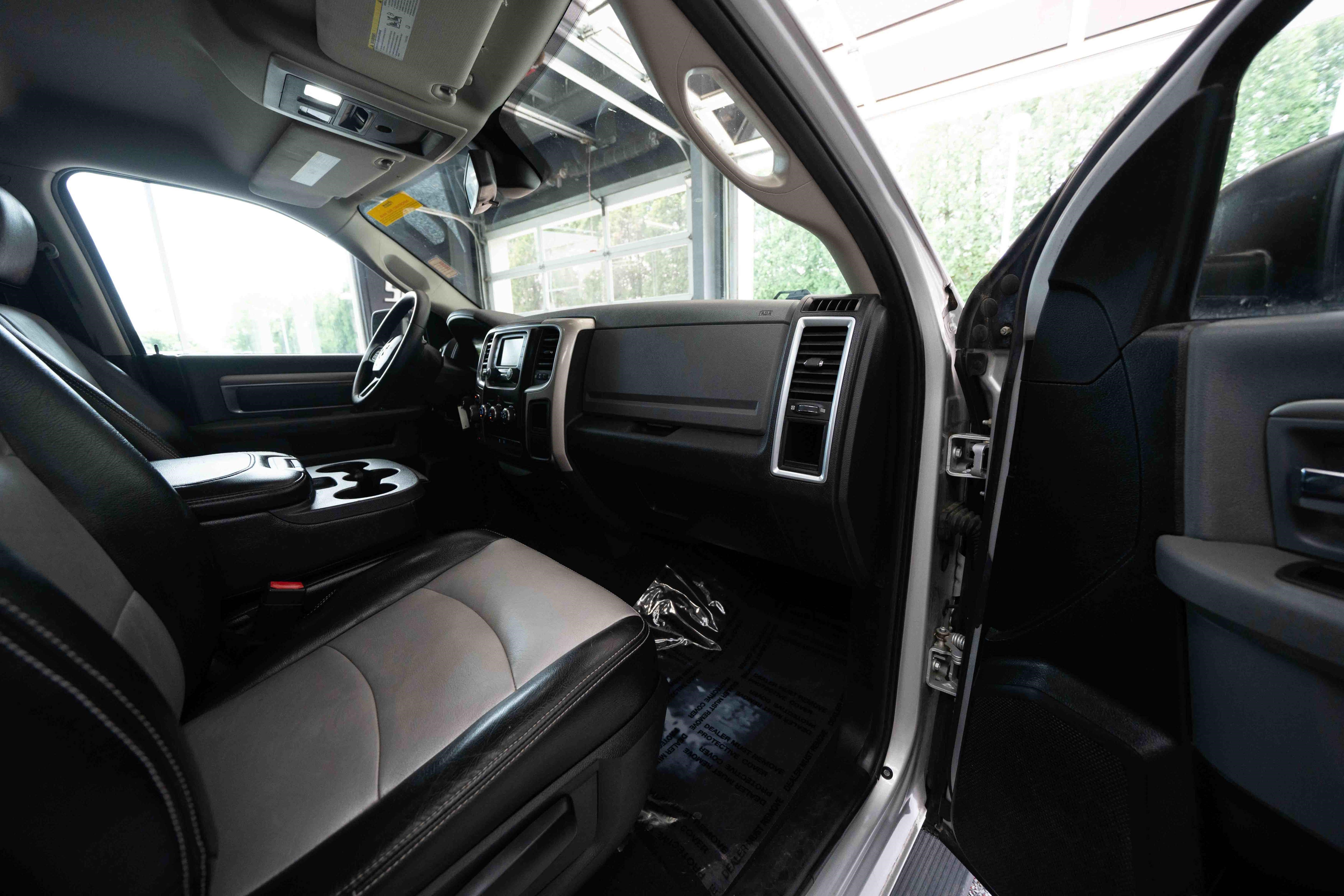 Used 2014 RAM 1500 Classic SLT AWD/4WD image 24