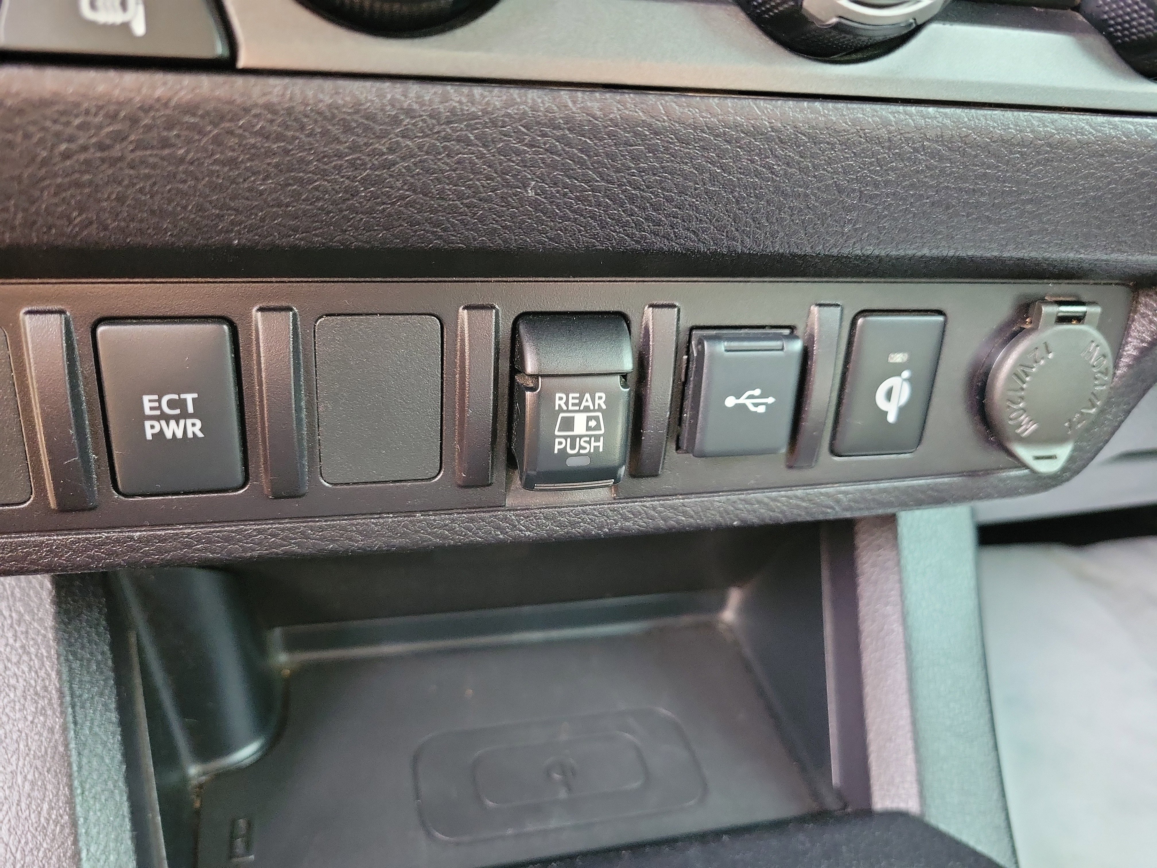 Used 2020 Toyota Tacoma TRD Sport image 17