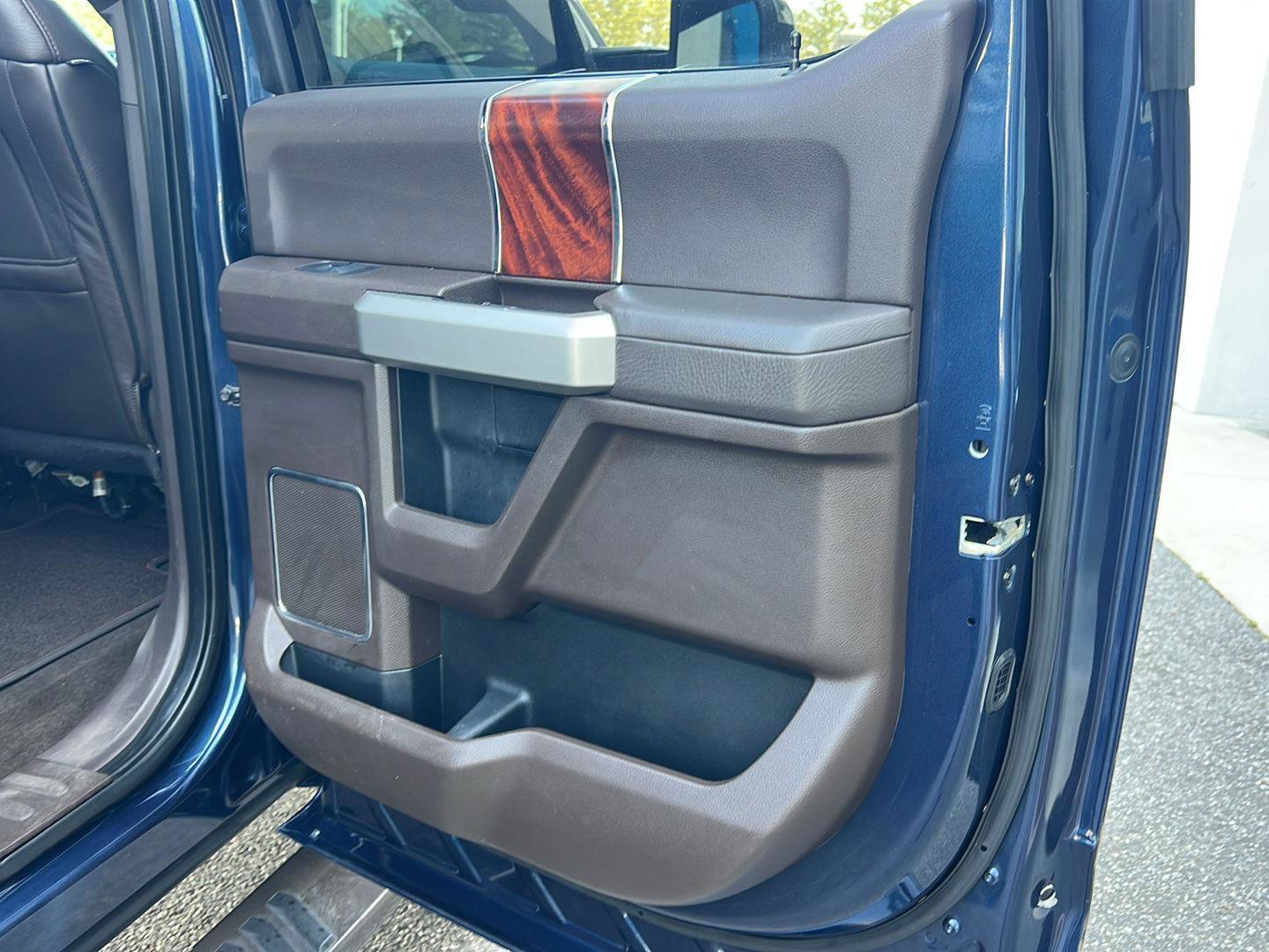 Used 2017 Ford F250 King Ranch w/ King Ranch Ultimate Package image 15