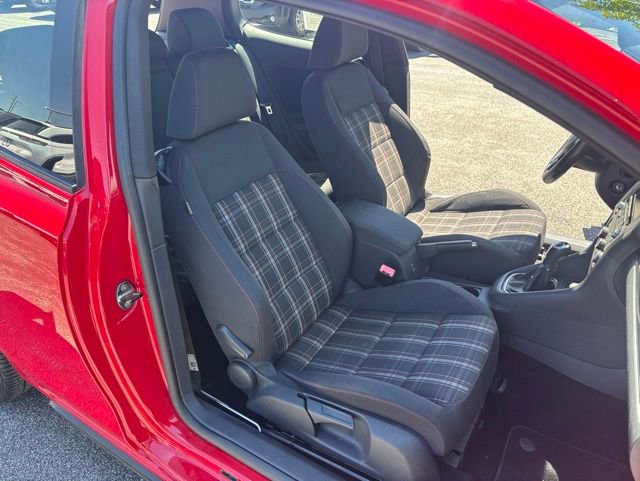 Used 2012 Volkswagen Golf 2-Door FWD image 18