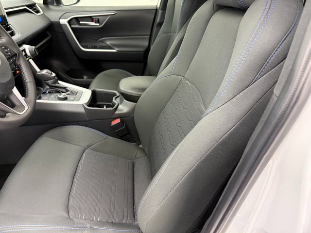 Used 2024 Toyota RAV4 SE image 26