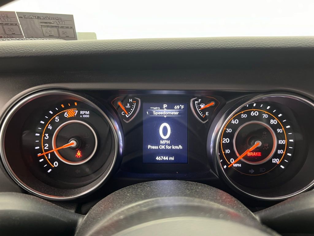 Used 2022 Jeep Wrangler Sport AWD/4WD image 16