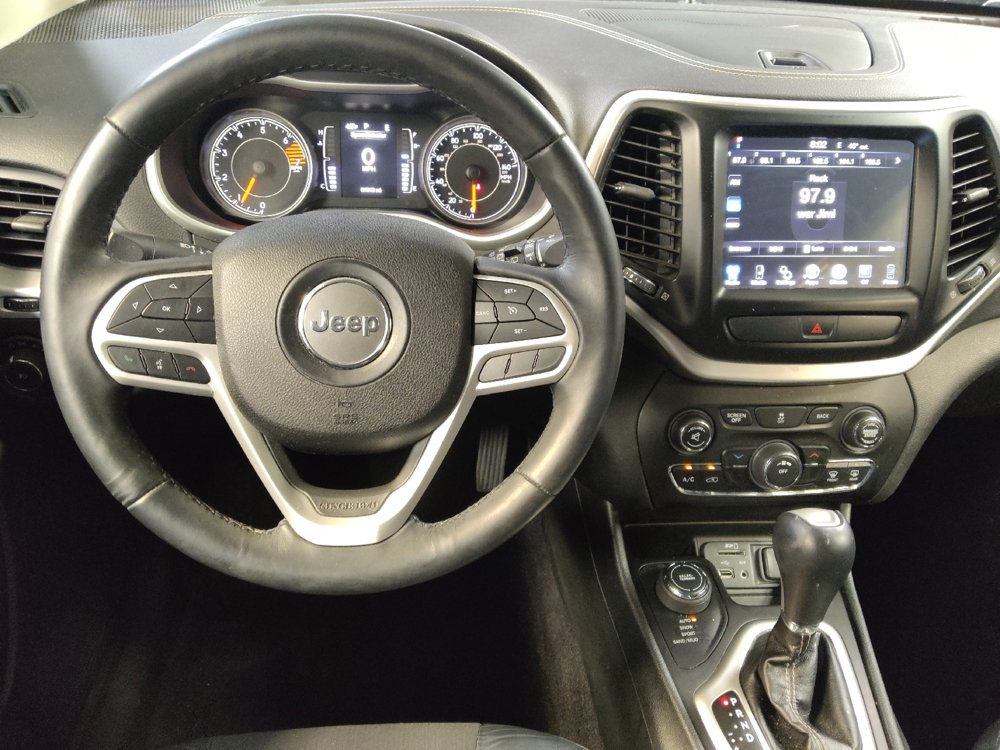 Used 2018 Jeep Cherokee Latitude Plus image 22