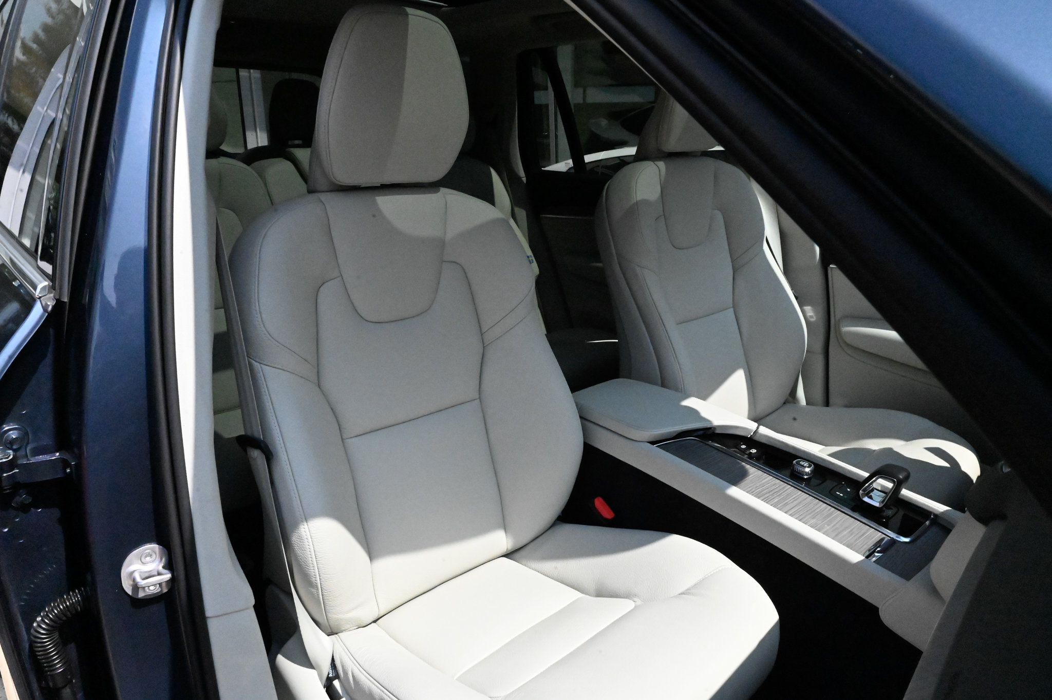 Used 2023 Volvo XC90 B6 Plus AWD/4WD image 59