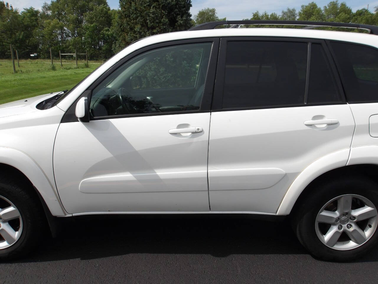 Used 2005 Toyota RAV4 4WD image 30