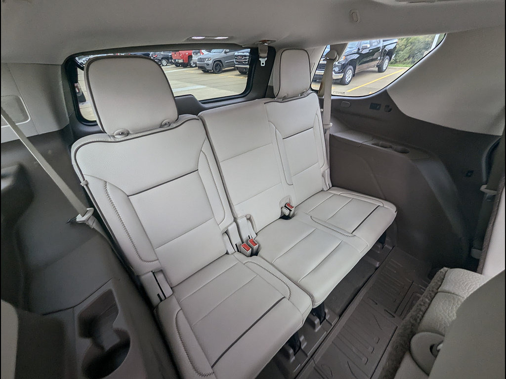 Used 2021 GMC Yukon Denali w/ Denali Premium Package AWD/4WD image 21