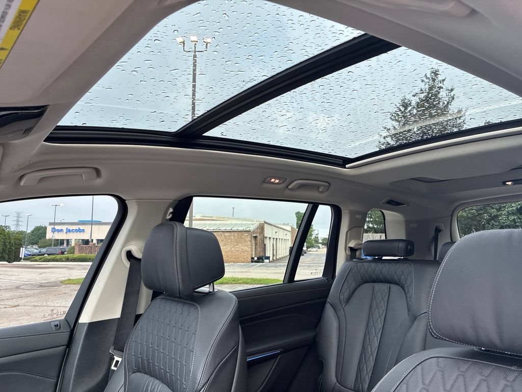Used 2025 BMW X7 xDrive40i w/ Premium Package AWD/4WD image 18