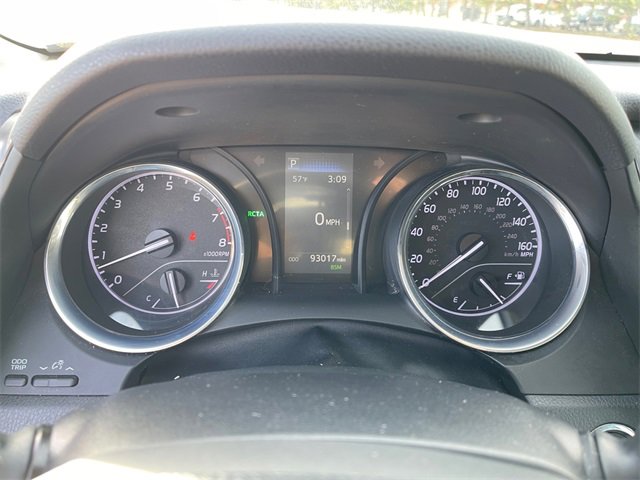 Used 2020 Toyota Camry SE image 29