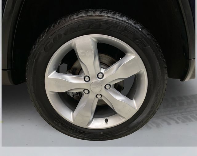 Used 2012 Jeep Grand Cherokee Limited w/ Trailer Tow Group IV image 17