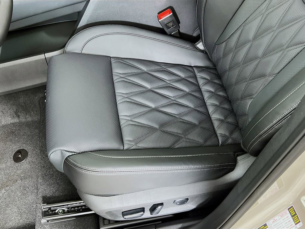 New 2026 Nissan Rogue Platinum AWD/4WD image 17