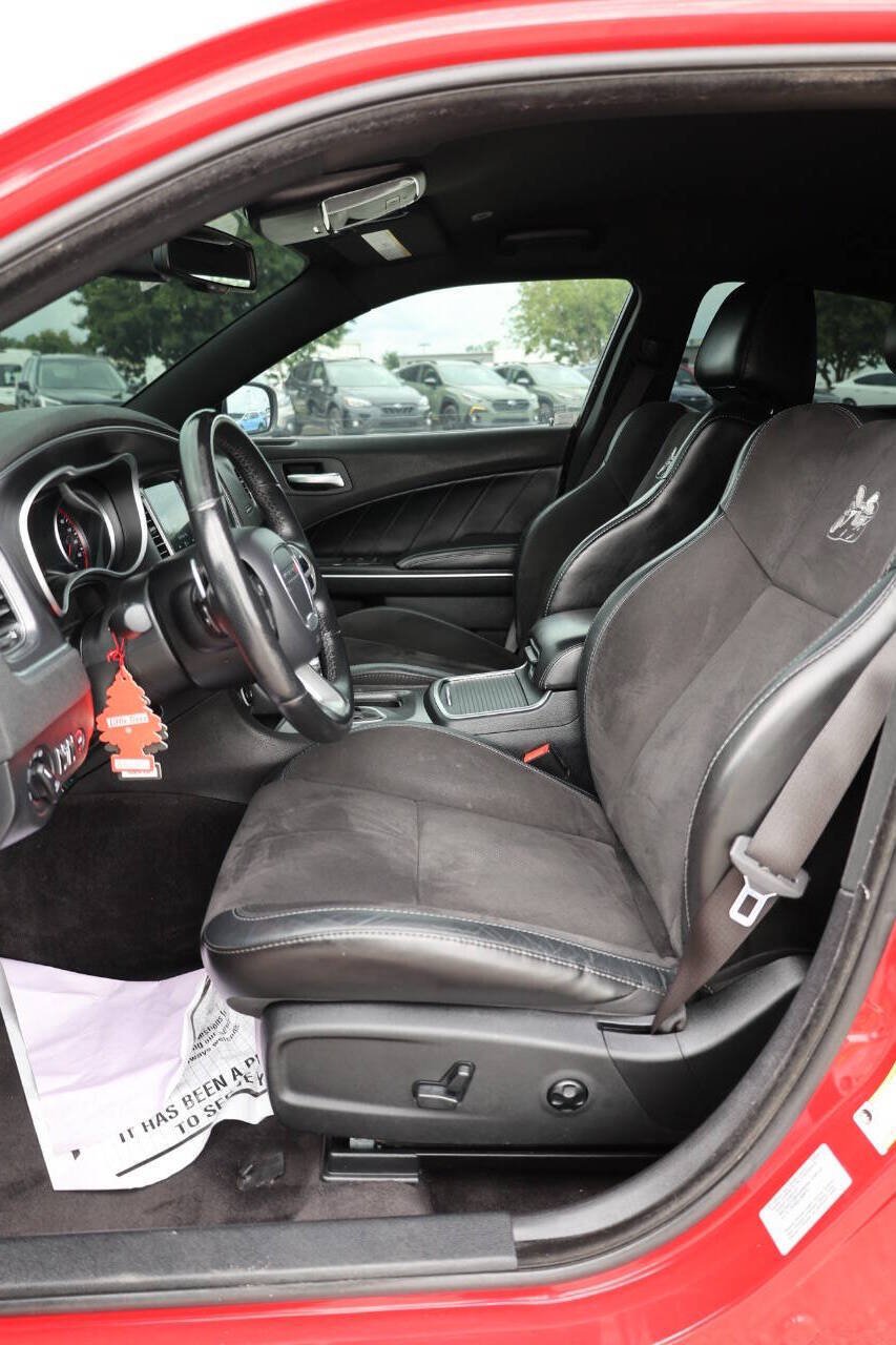 Used 2017 Dodge Charger R/T Scat Pack w/ Beats Audio Group RWD image 13