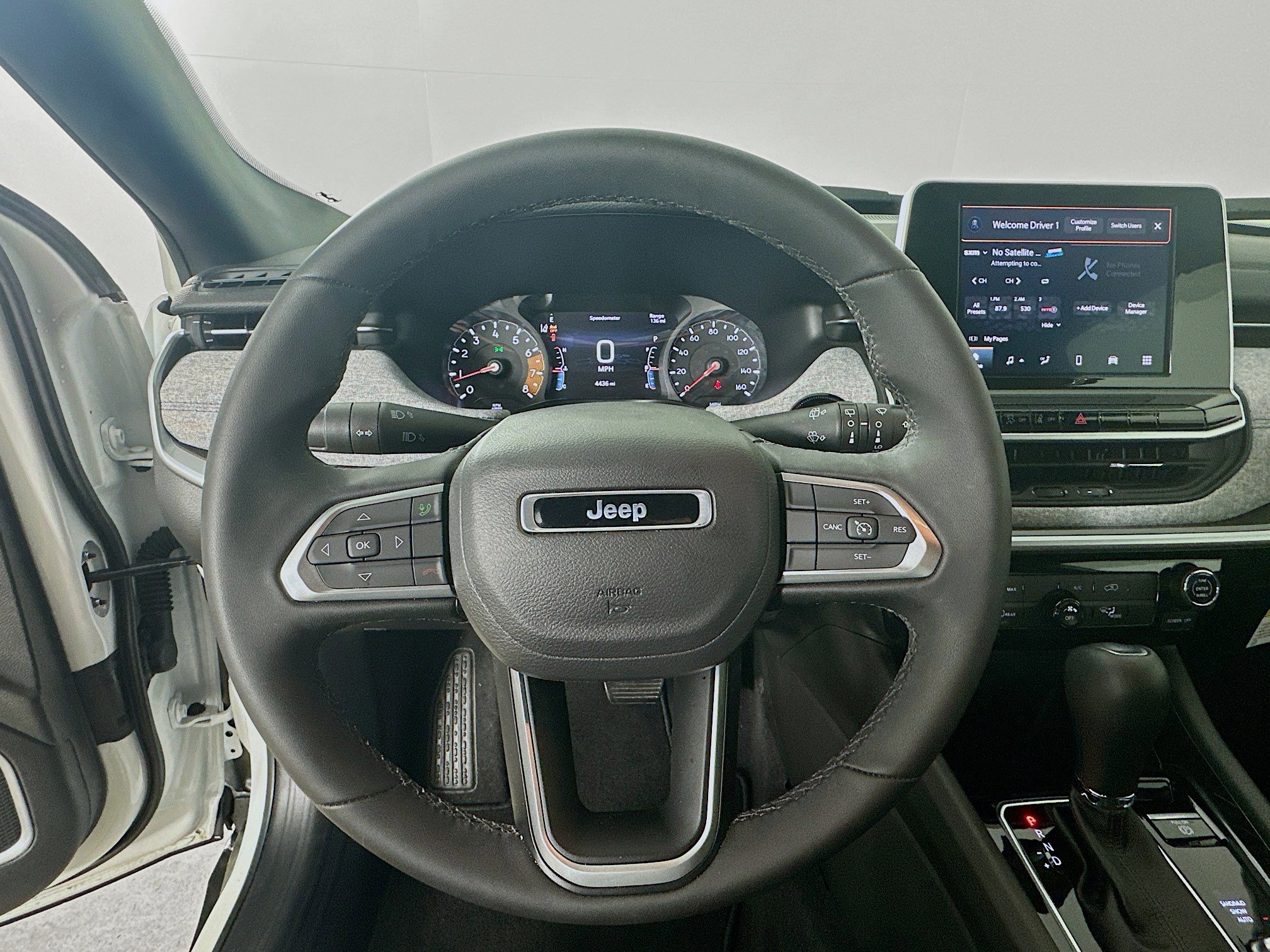 Certified 2025 Jeep Compass Latitude image 11