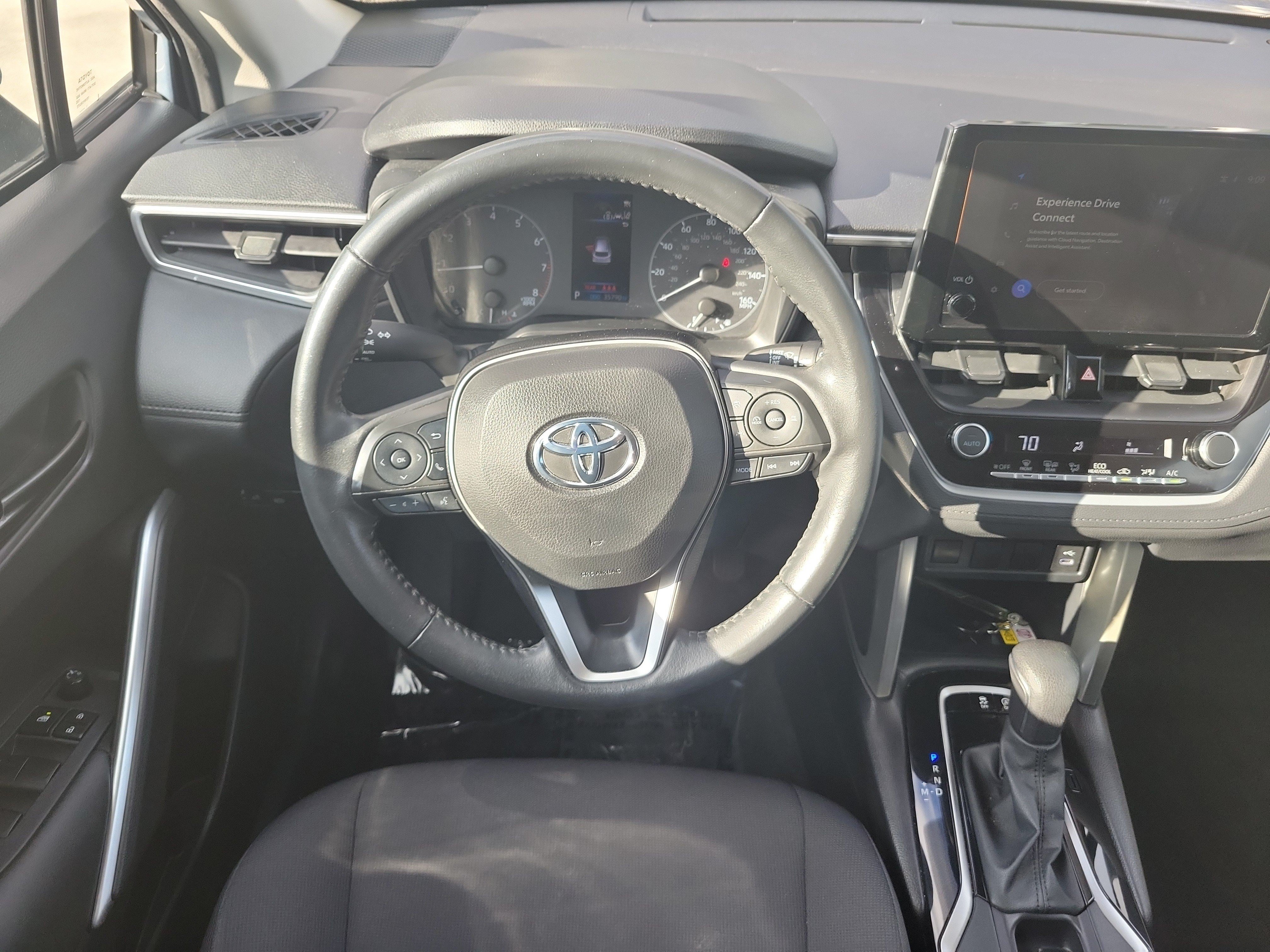 Used 2023 Toyota Corolla Cross LE FWD image 17
